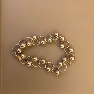 Sterling silver bracelet and beads move